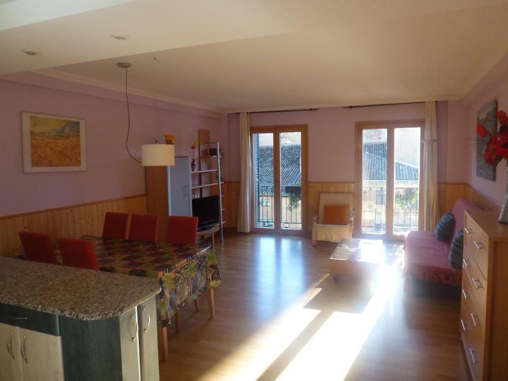Apartamentos Gebala エステーリャ 部屋 写真